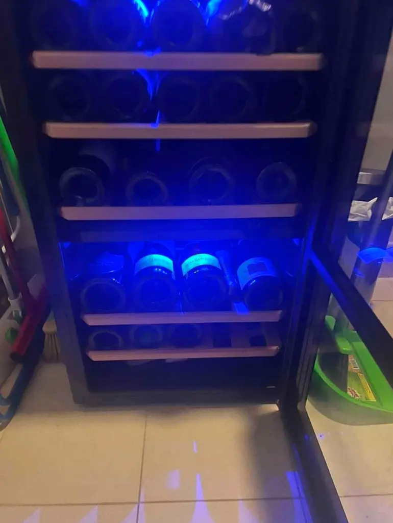 Kenwood wine fridge 43 bottles capacity dual temperature