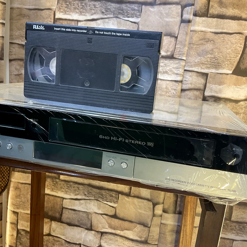 VHS LG VCR and DVD video player63263521339266113