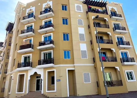 Ready To Move In 1 Bhk With Balcony On Ground Floor In Emirates Cluster