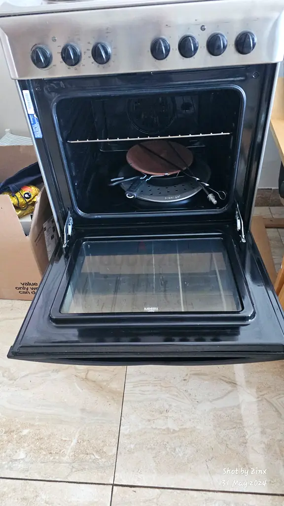 Indesit Electric Cooking Range for Sale