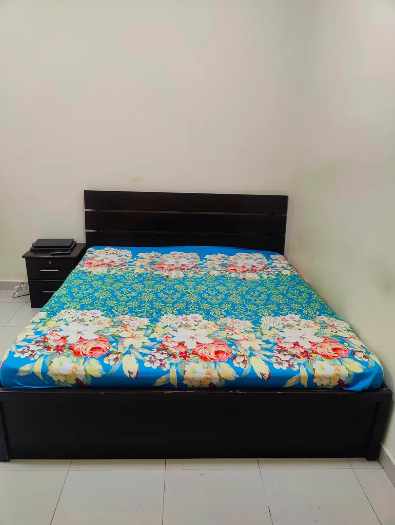 Bedroom set for sale (Bed with 2 side tables and 4 door cupboard