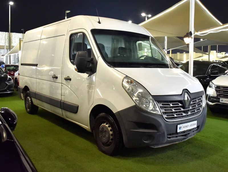 SERVICE HISTORY STICKER AVAILABLE! Renault Master ( 2020 Model ) in White Color GCC Specs63222806264193112