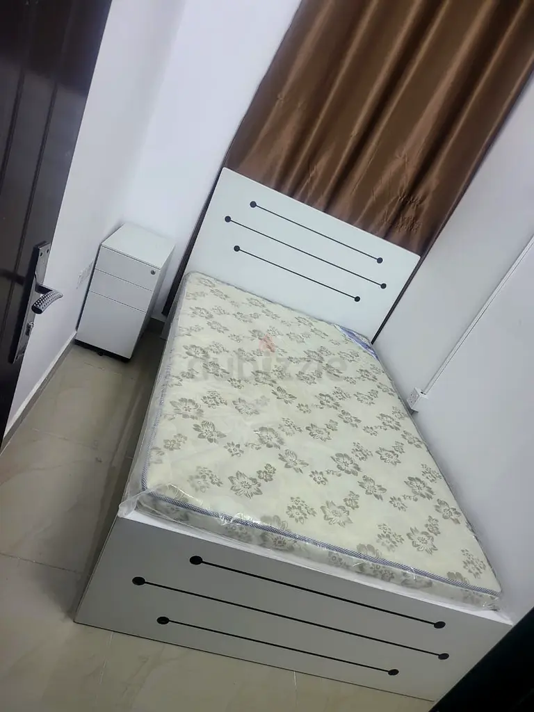 Apartment FULLY CLOSED EXECUTIVE PARTITIONS AVAILABLE Dubai