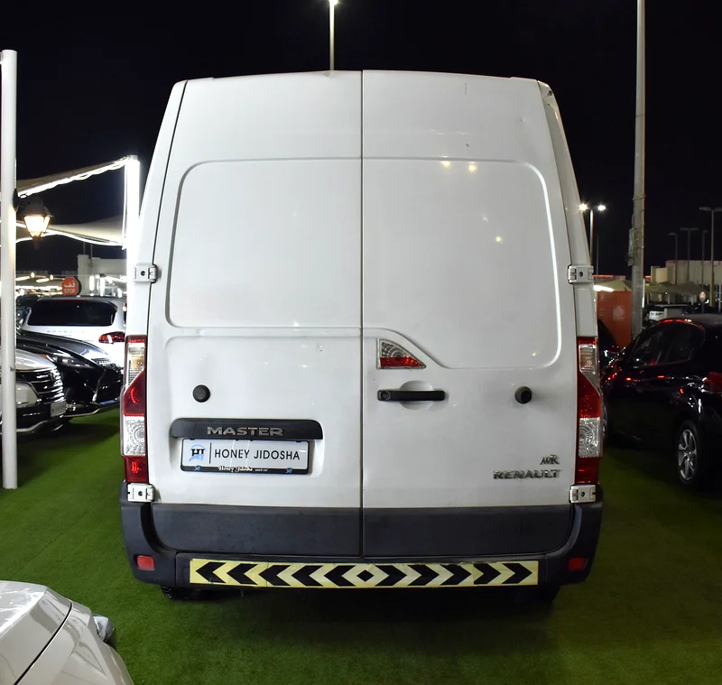 SERVICE HISTORY STICKER AVAILABLE! Renault Master ( 2020 Model ) in White Color GCC Specs63222806264193113