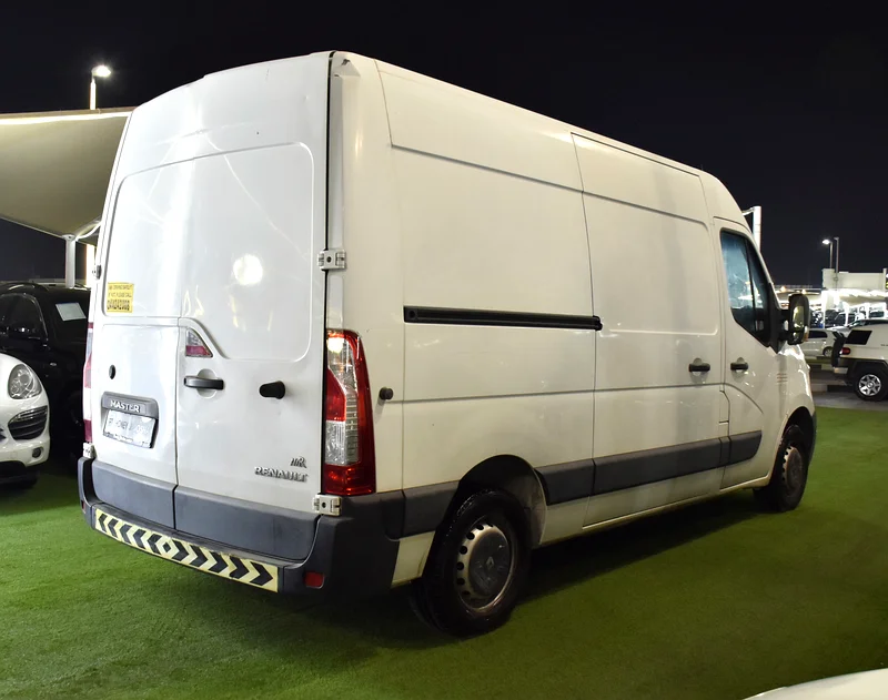 SERVICE HISTORY STICKER AVAILABLE! Renault Master ( 2020 Model ) in White Color GCC Specs63222806264193114