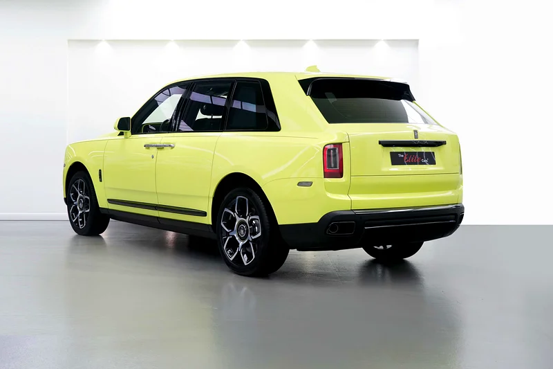 2022 BRAND NEW ROLLS ROYCE CULLINAN BLACK BADGE / GCC / 1 of 1 / NEON COLOR / WARRANTY  SERVICE63134993187457112