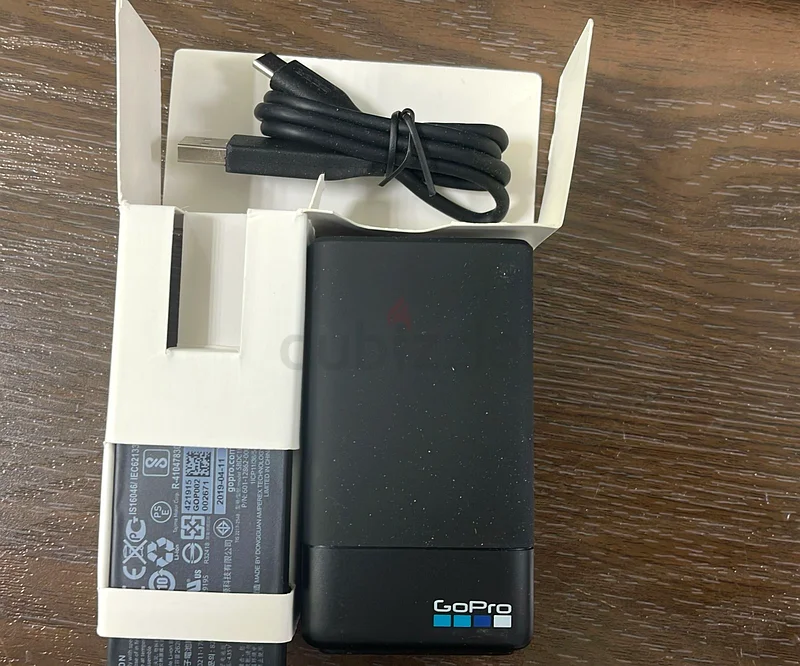 Gopro Fusion Dual Battery Charger + Battery (ASDBC-001)63172678526211114