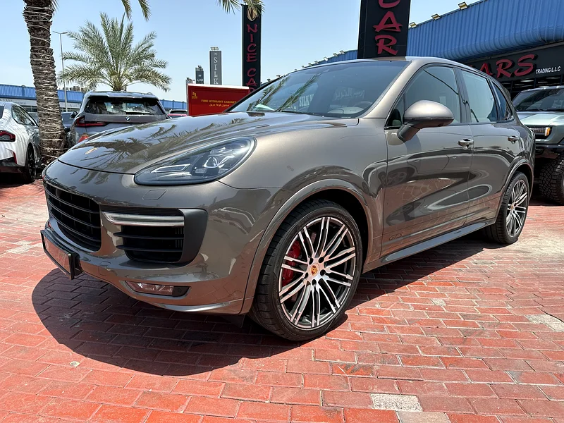 2016. Cayenne GTS.