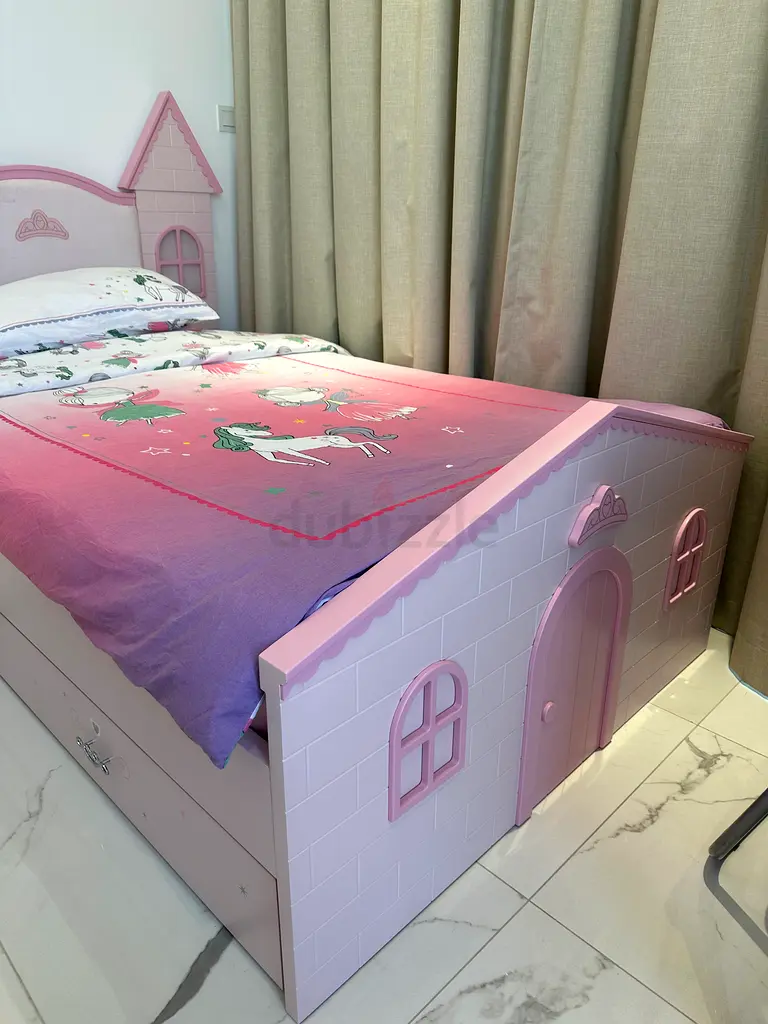 Girls royal story princess bed
