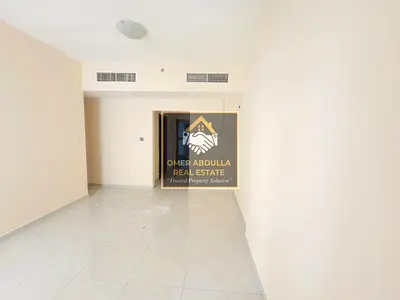 Close To School Area No Deposit Cash Like Brand New Building / Prime Location