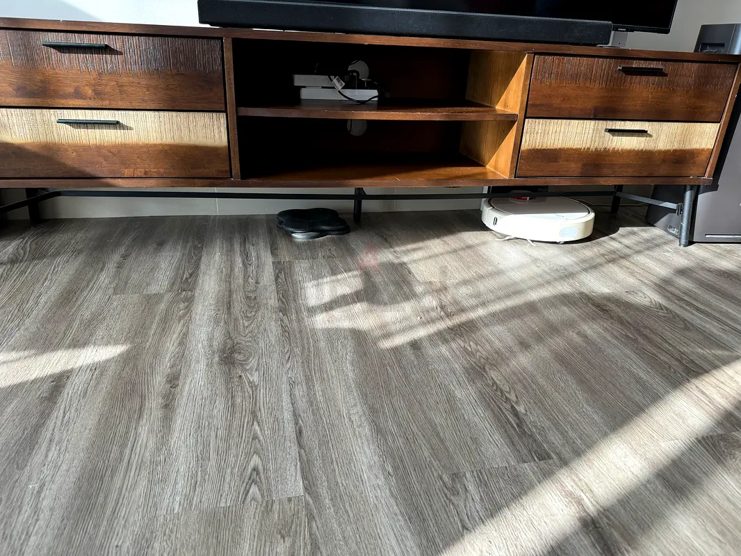 Canary wooden TV stand