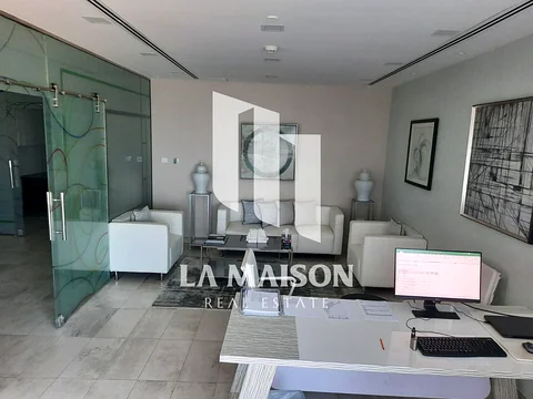 Fitted | Vip Furnishing | Spacious Meeting Room