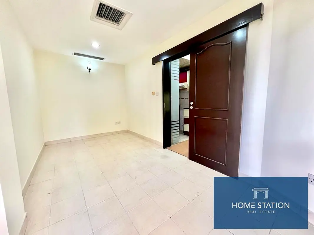 Office COMEMERCIAL 1 BHK OFFICE BRIGHT VIEW BALCONY NEAR SHARAF