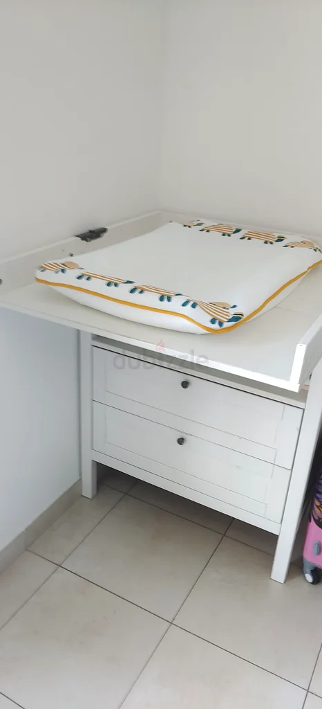 Baby changing table