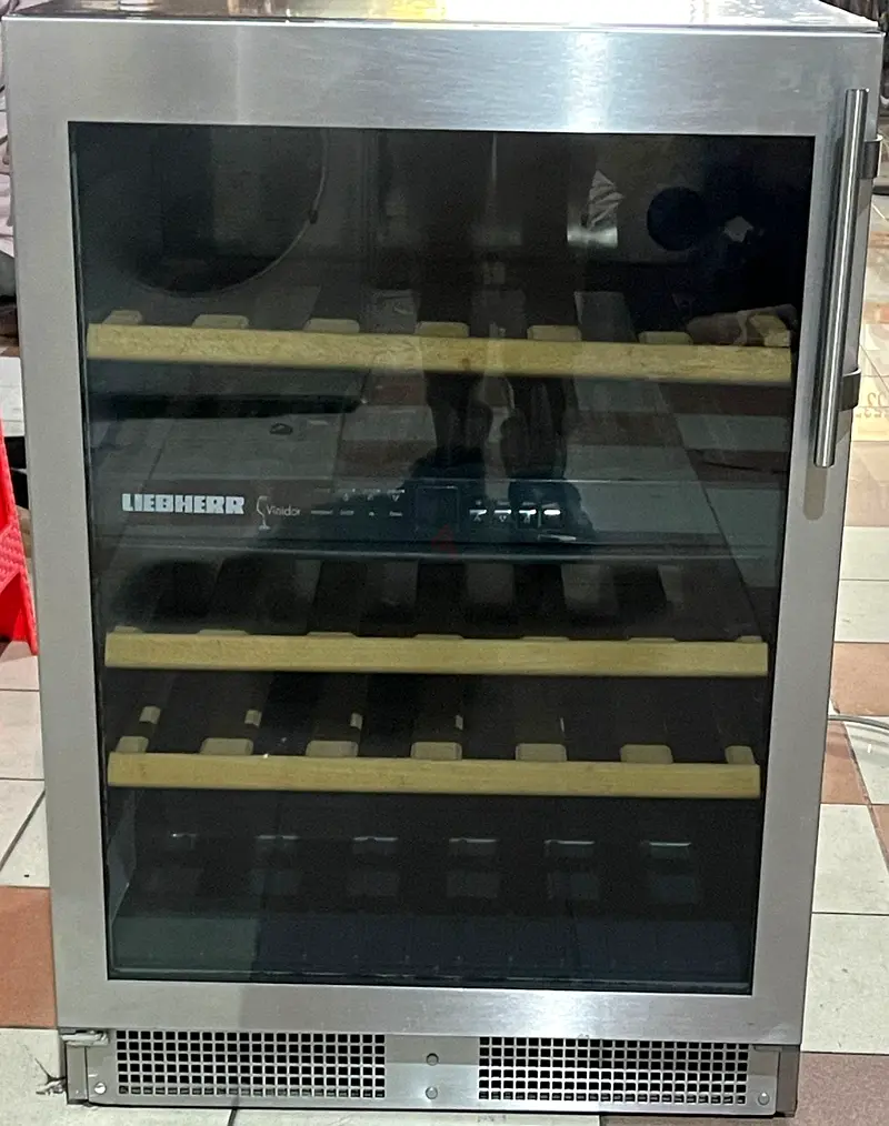 Liebherr Wine Fridge dual zone temperature perfect working