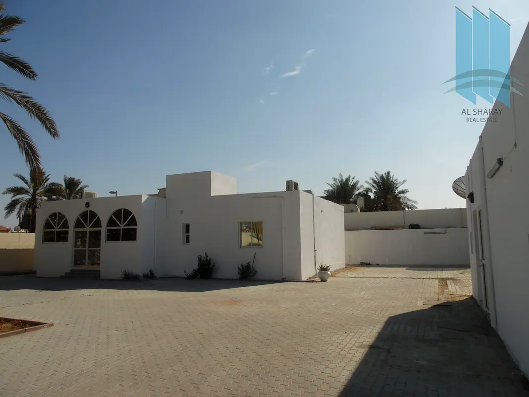 Villa Corner Villa in prime area near to Century Mall Dubai