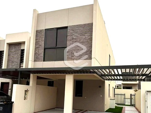 Corner Unit | Single Row | 3br | Vacant