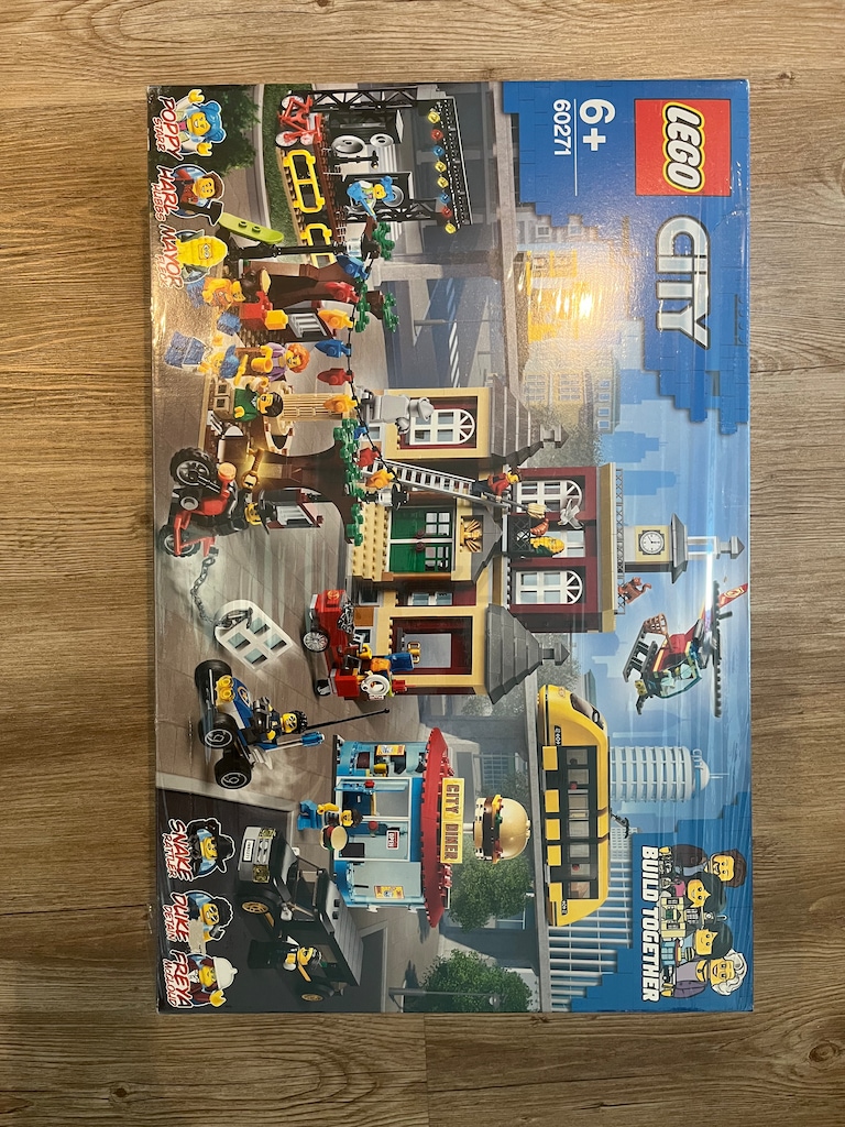 FLASH SALE BRAND NEW LEGO 60271 CITY MAIN SQUARE | dubizzle