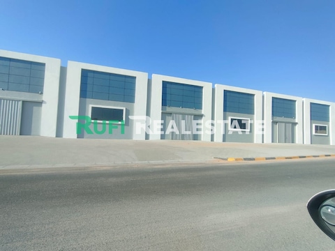 Road Facing /// 8800 Sq.ft With 40kw Power Warehouse For Rent In Emirates Modern Industrial Area U