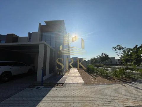Amazing Townhous On Amazing Price For Rent.