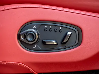 2024 Aston Martin DBX 缩略图 16