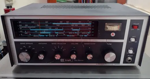 Vintage Knight Star Roamer Tube Radio
