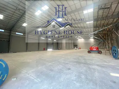 Warehouse Complex For Sale With An Area Of 70,000 Square Feet Of Industrial Activity