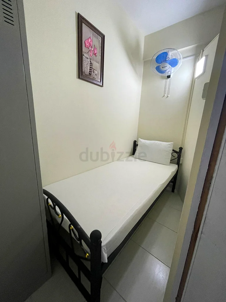 Apartment BurJuman 1min walk single Partition 999dhs All