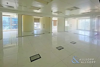 Roi 8.26% | Glass Partitioned | 3 Parking