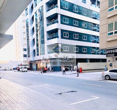 Spacious Full Floor | In Prime Location L Close To Mall Of The Emirates Al Barsha For Rent