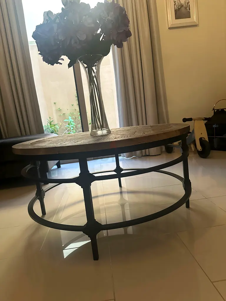 The One circular coffee table