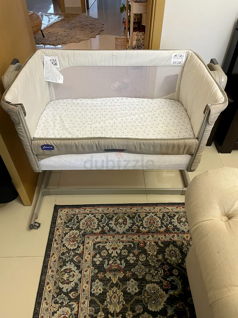 Chicco Next2Me Magic Crib