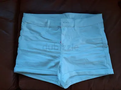Shorts - women (white -very short) - US6; EU36