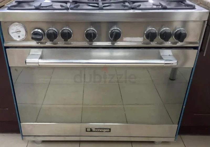 Cooking Range with Oven