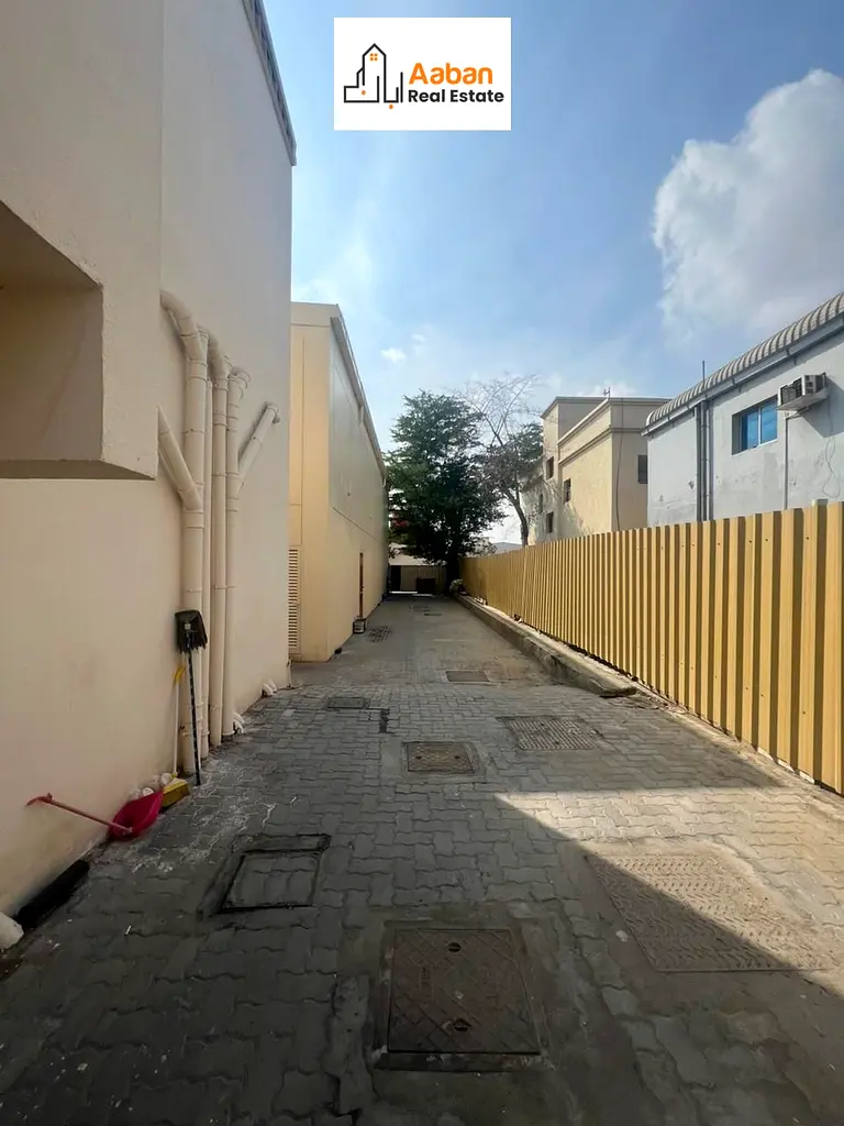 Staff 56 BIG SIZE LABOR ROOMS AVAILABLE WITH ELECTRICITY