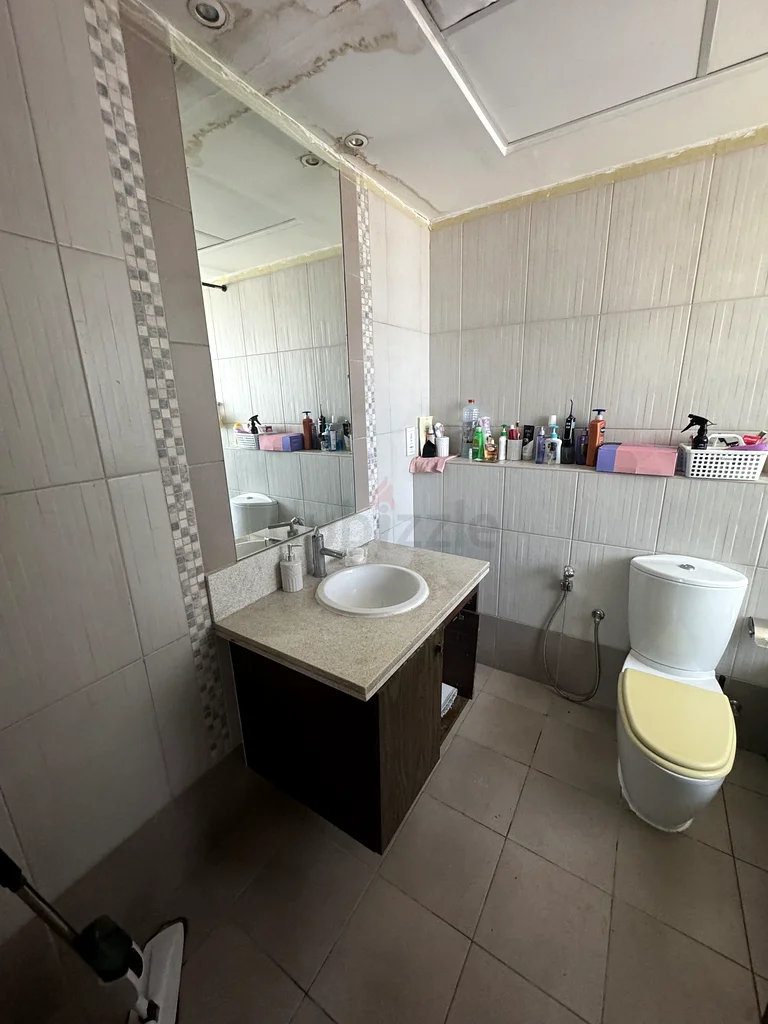 Apartment 2 min to mashreq metro! Mall of Emirates! Bed space