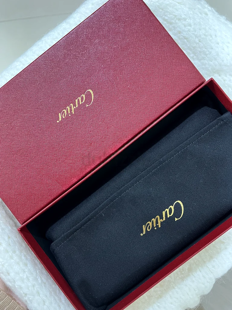محفظة كارتييه زيبّي63239085755905112