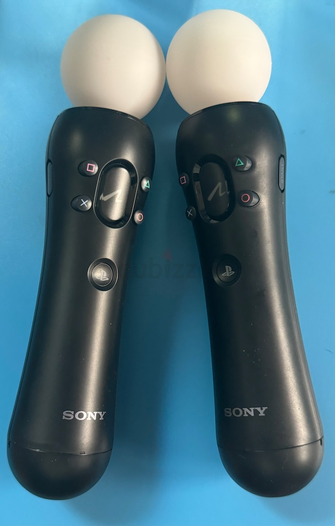 Deals Brand New PS4 Move Controllers/VR Games