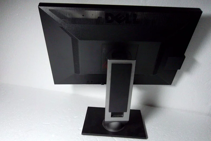Dell Professional 22 Widescreen flat LCD Monitor high resolution شاشة ديل 22 انش بحالة ممتازة63257635441922114