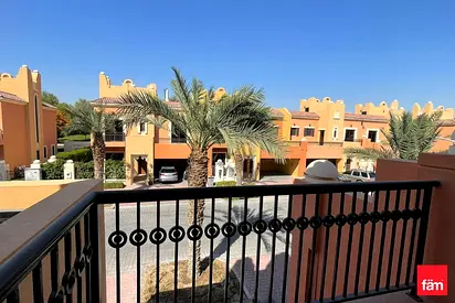 Spacious Layout | Single Row | Ready Unit