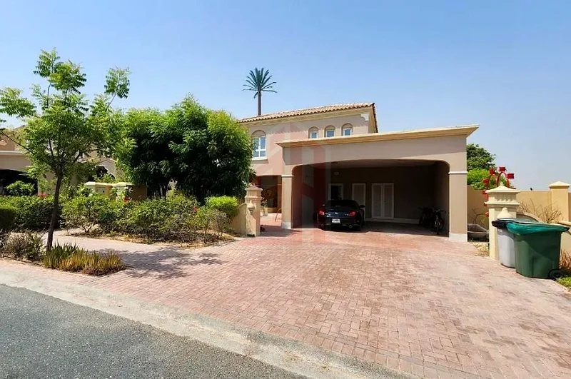 Villa Specious 5BHK Villa plus 6 washroom for sale for all National in UAQ Marina