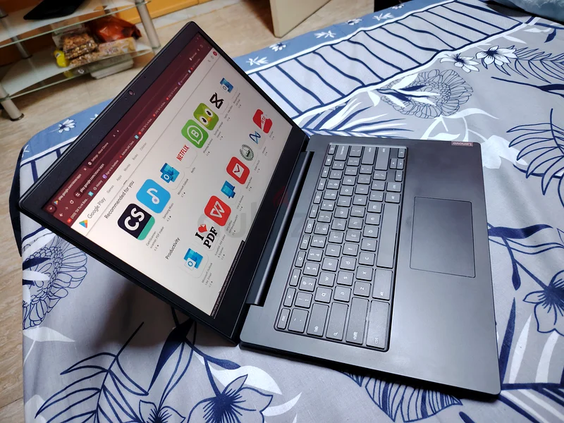 -lenovo كروم بوك s340-14 بشاشة تعمل باللمس، معالج إنتل سيلرون n4000، شاشة 14 بوصة، ذاكرة وصول عشوائي 4 جيجابايت، وسعة تخزين 32 جيجابايت من نوع ssd. كأنه جديد63257636273155113