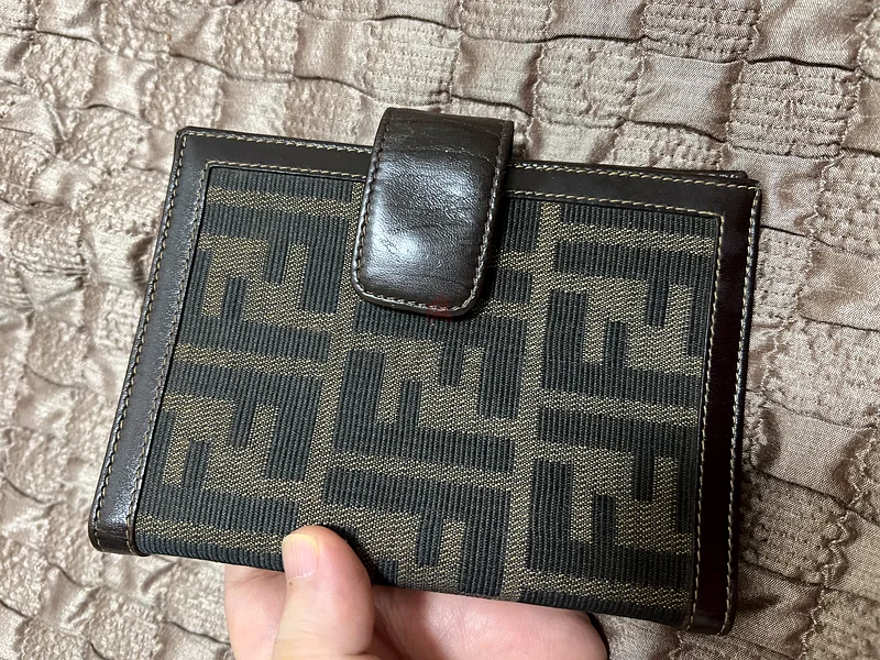 Fendi agenda original629356750196491114