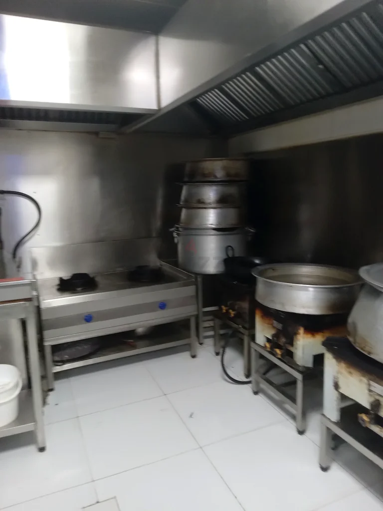 RESTAURANT EQUIPMENT FOR SALE / FULL SET UP
