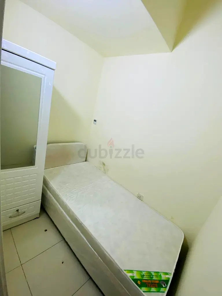 Apartment Executive partition Available for rent in Al barsha 1