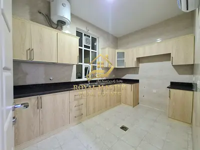 Lavish 3 Bedrooms With Big Kitchen 3 Bathrooms In Family Residence Villa With Covered Parking Near