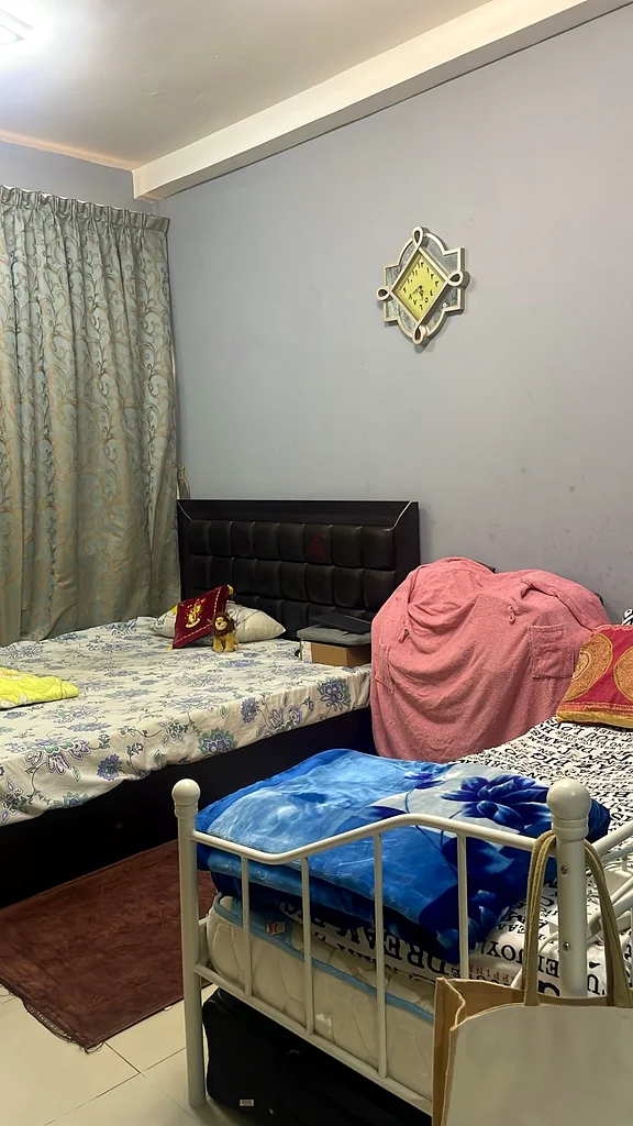 Apartment Bed space available for a female in a one Bedroom flat, Opp