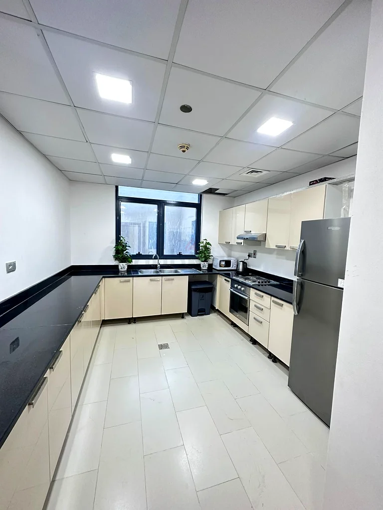 Apartment Single lady partition room available near Salah al din metro