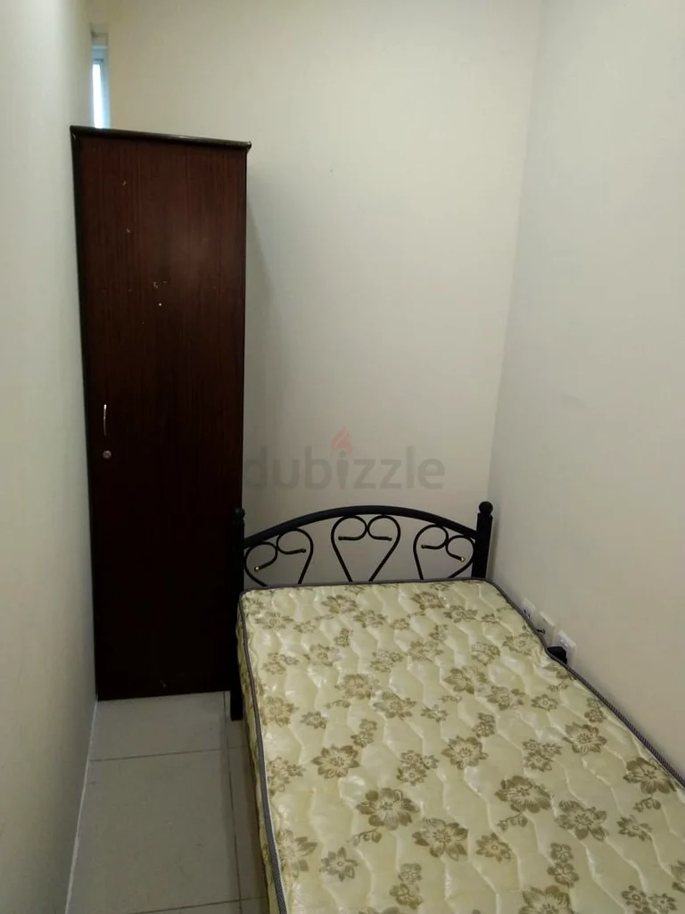 شقة للإيجار Single partition for MALE near to The mall of The Emirates