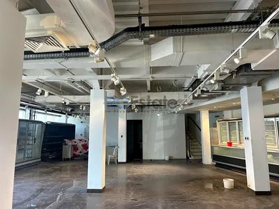 6,900 Sqft Showroom With Mezzanine For Sale In Jafza.